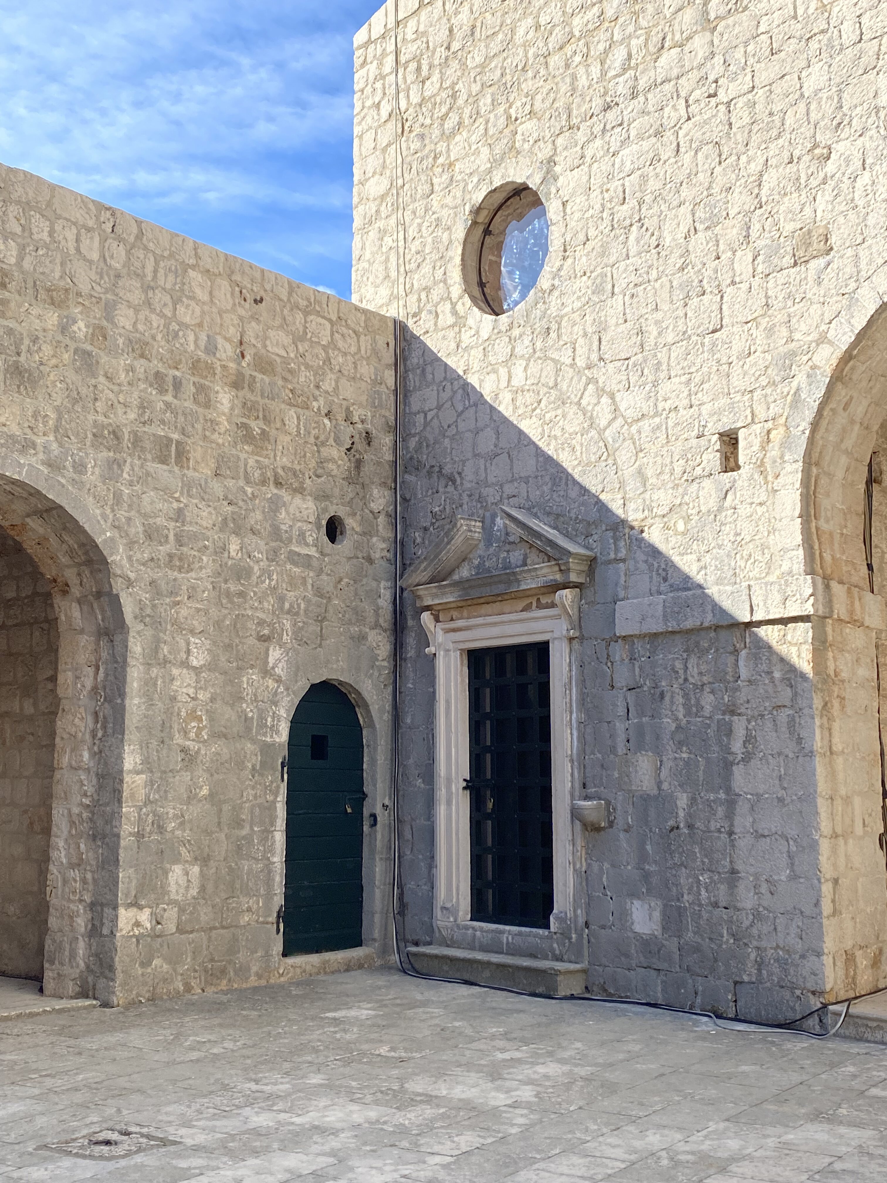 A stone courtyard in Fort Lovrijenac.